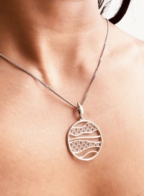 Recycled gold-plated sterling silver pendant SEALOOP ⏐ *Personalise