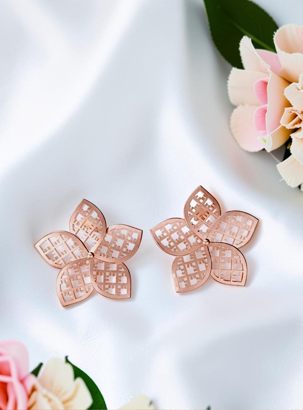 Circular gold-plated sterling silver earrings FLORET ⏐ *Personalise