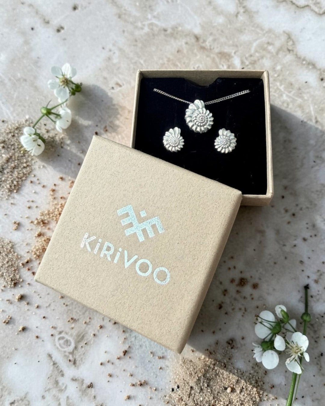 Circular sterling silver jewellery set Shells